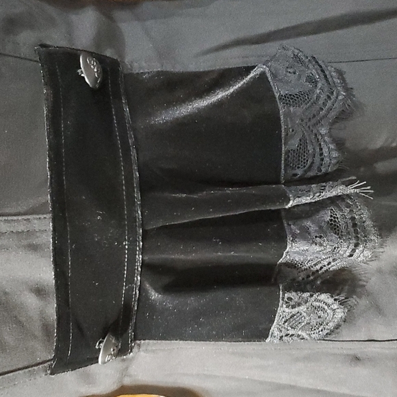 2OH Threads black velvet trim lace trim open front black blazer 🔥 - Picture 10 of 12